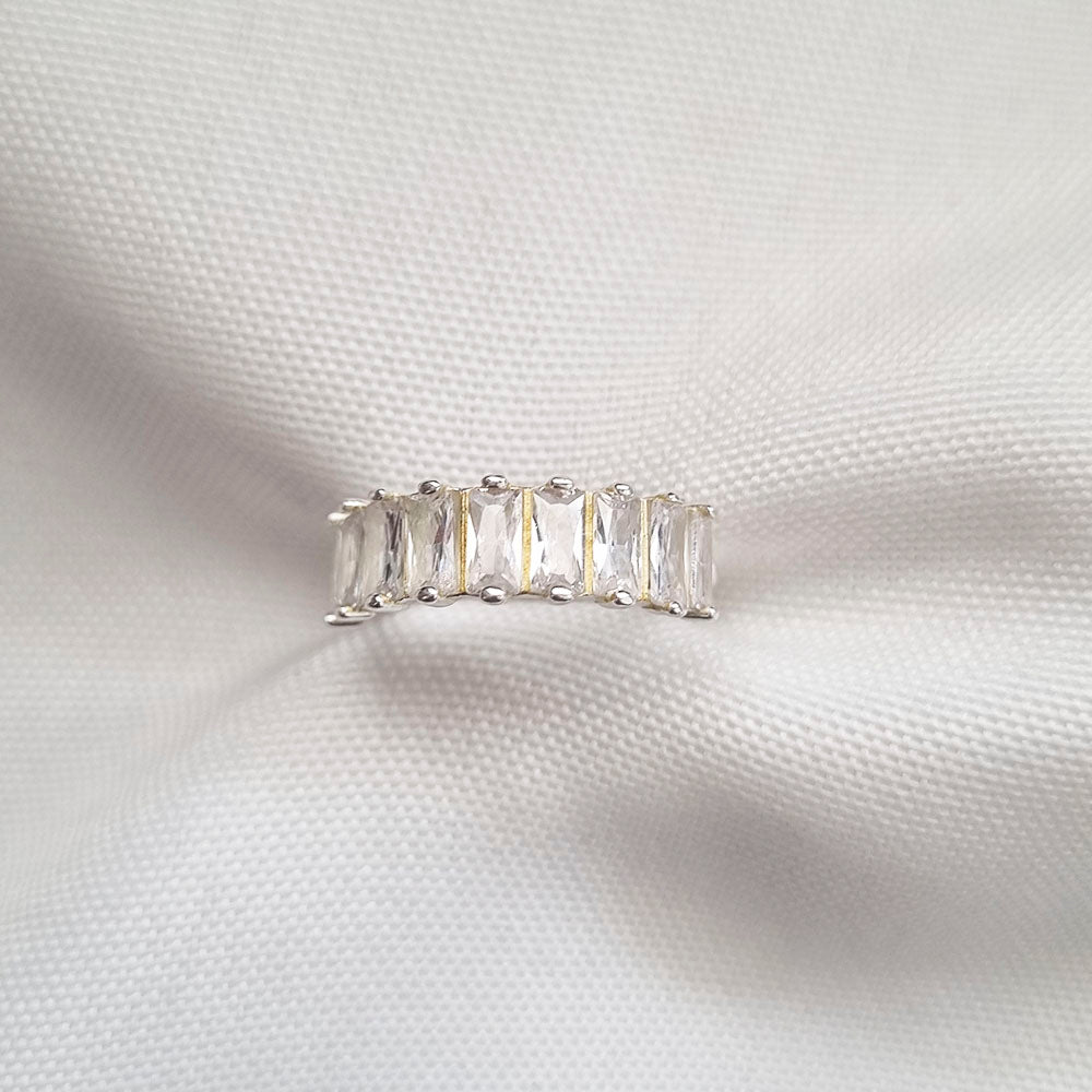 Anel Cravação Zircônias Retangulares em Prata