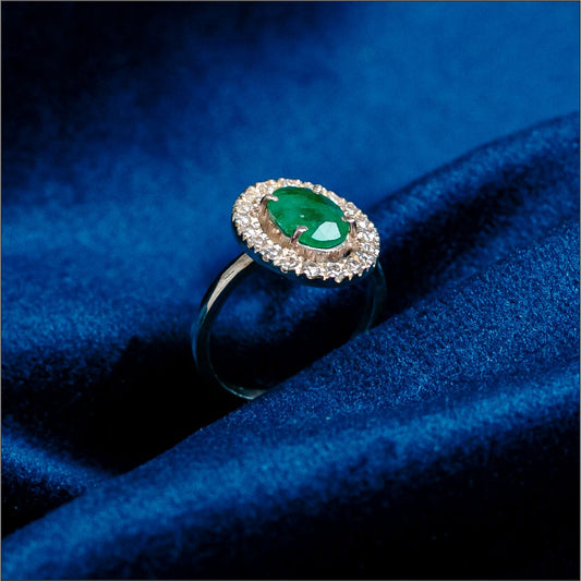 Anel Esmeralda Zircônias em Prata 950