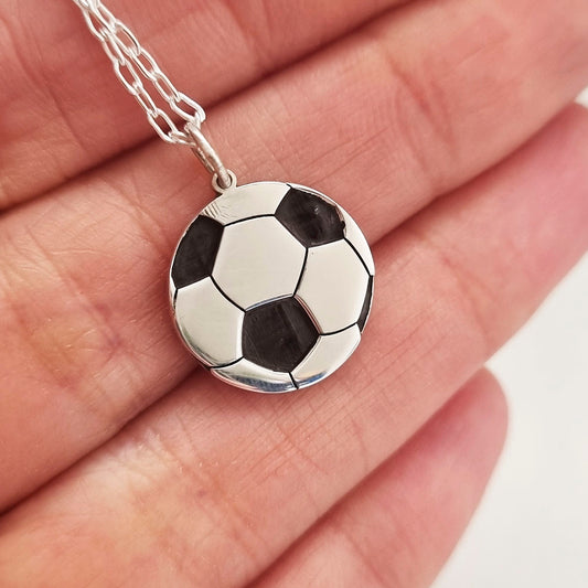 Colar Pingente Bola de Futebol em Prata