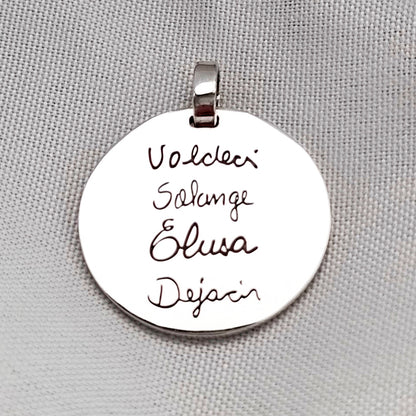 Colar Pingente Redondo Família Personalizado 30mm em Prata