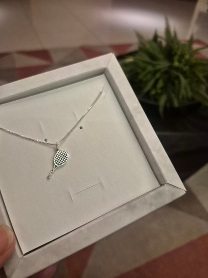 Colar Pingente Raquete Tenis em Prata